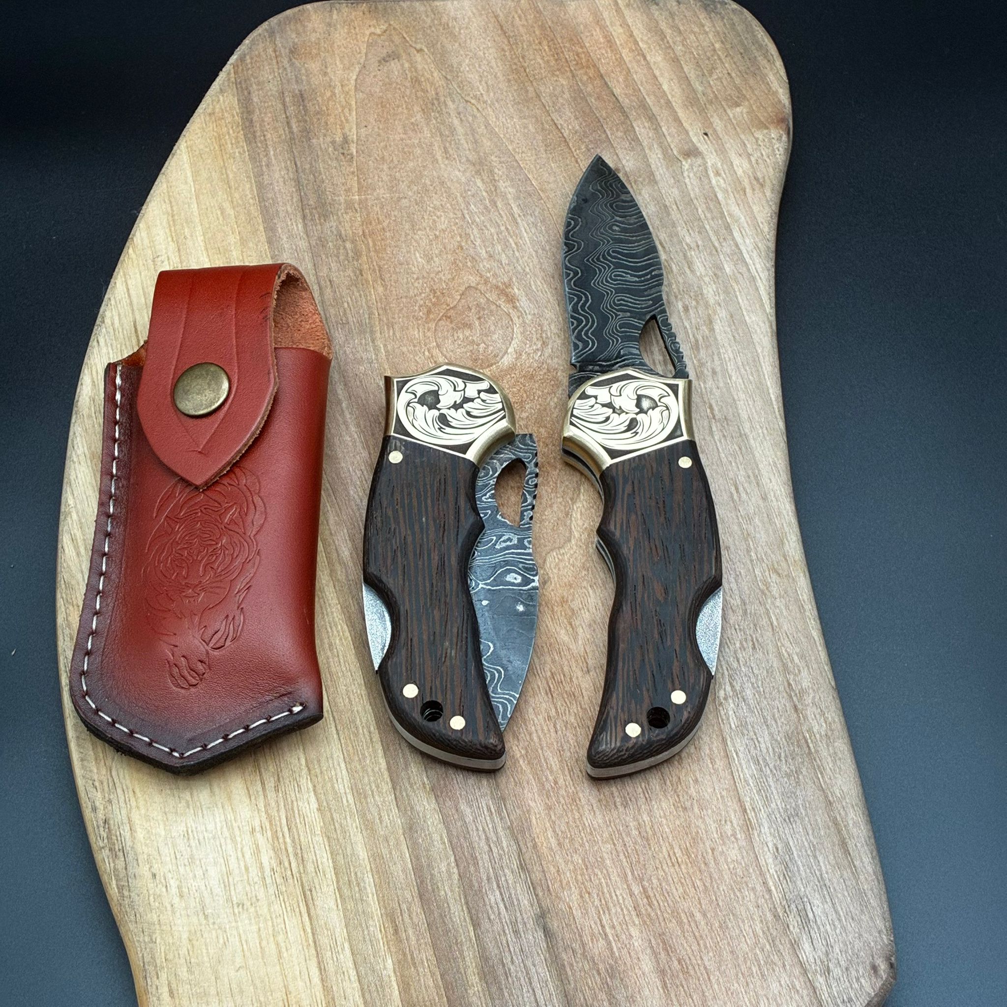 DAMASKUS ÇELİK GRAVÜRLÜ ÇAKI 10503